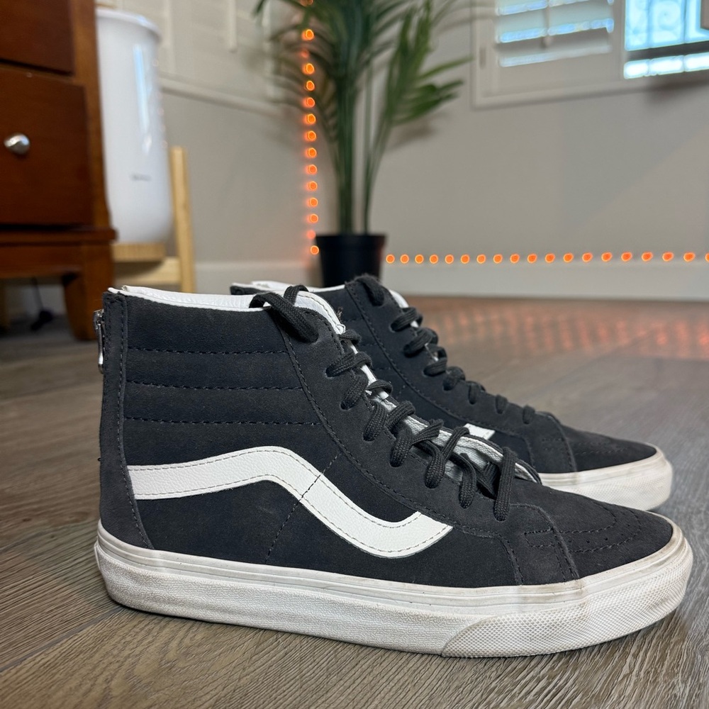 Dark grey women’s vans sk8 hi top sneakers size 6.5 / men’s size 5
